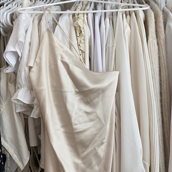 Deveaux Guinevere one shoulder satin dress - Picture 3 of 7